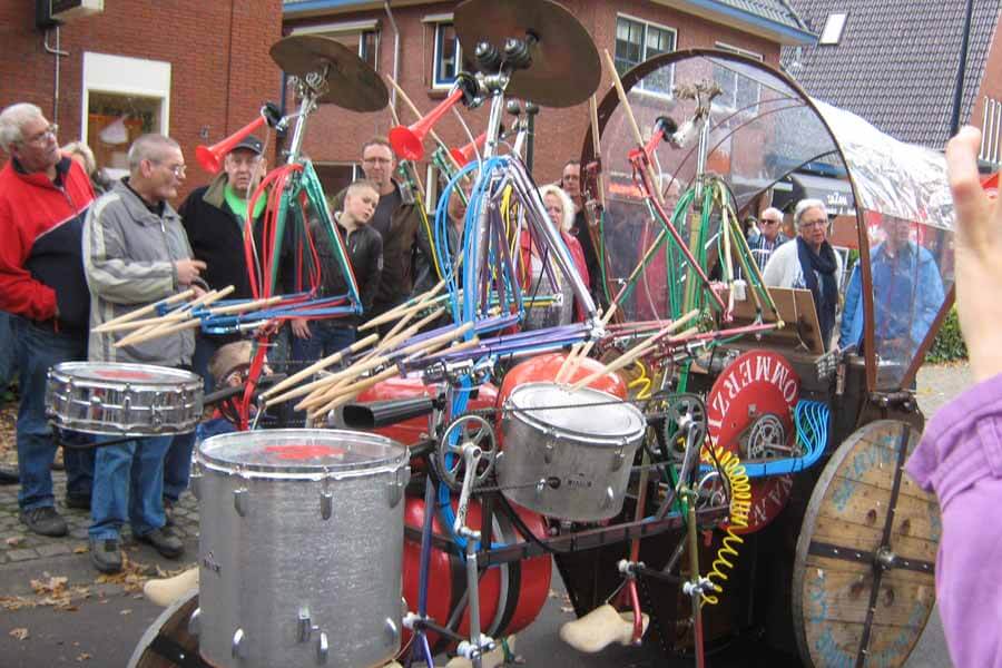 Kijk act Drumband op Klompn