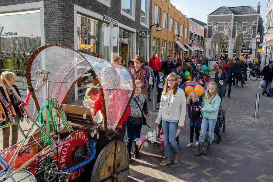 Drumband op Klompn parade