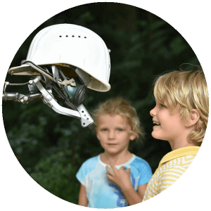 Straatheater act Dikkie Dik en de Kipkar