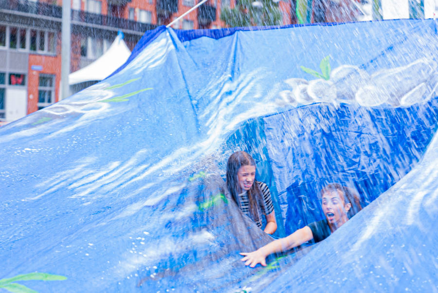 klimaat-theater voorstelling Waterflood Afbeelding van klimaat-theater voorstelling Waterflood
